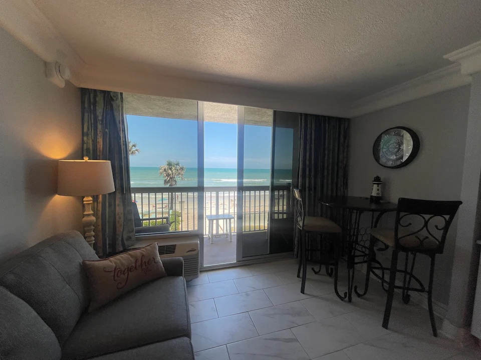 Daytona Beach
            Resort Room 252